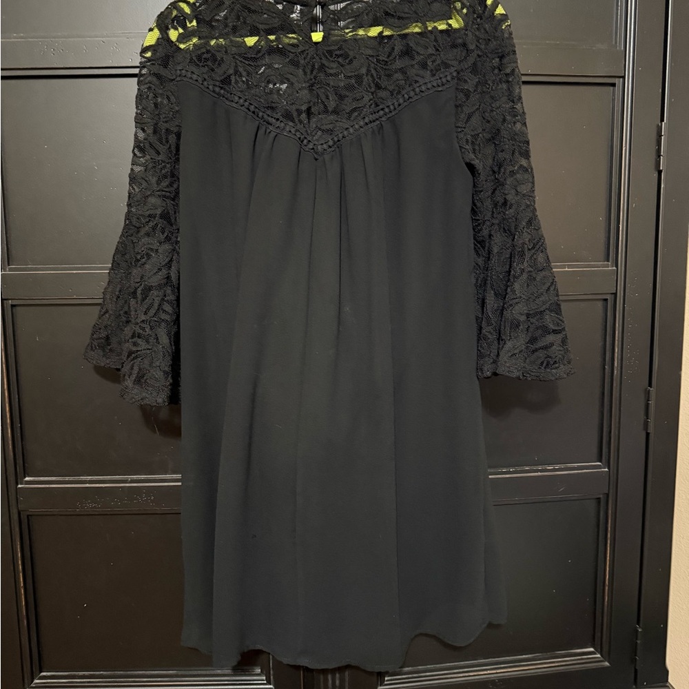 Luxology Black Lace Long Sleeve Dress
